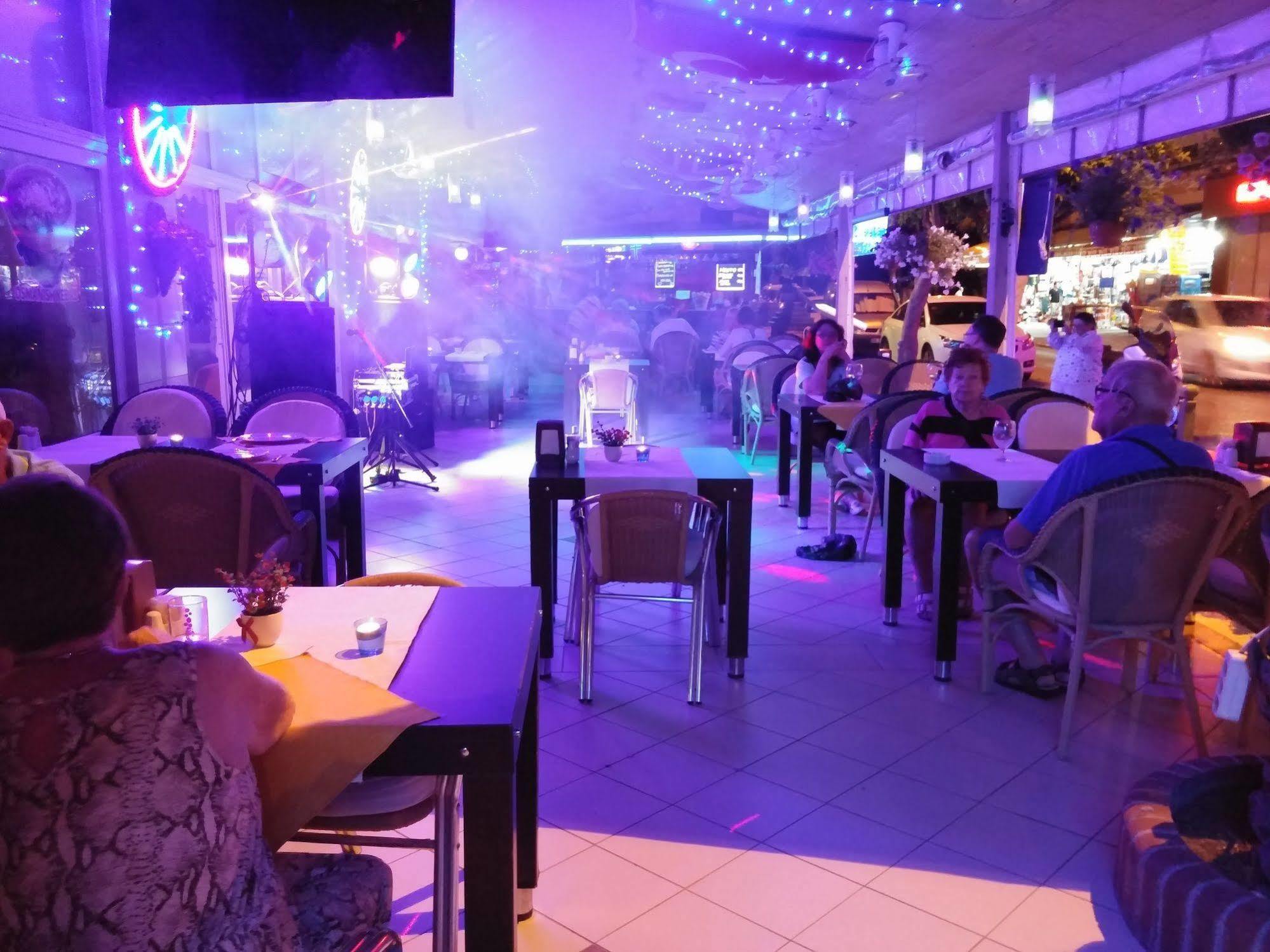 Lejlighedshotel Ada-1